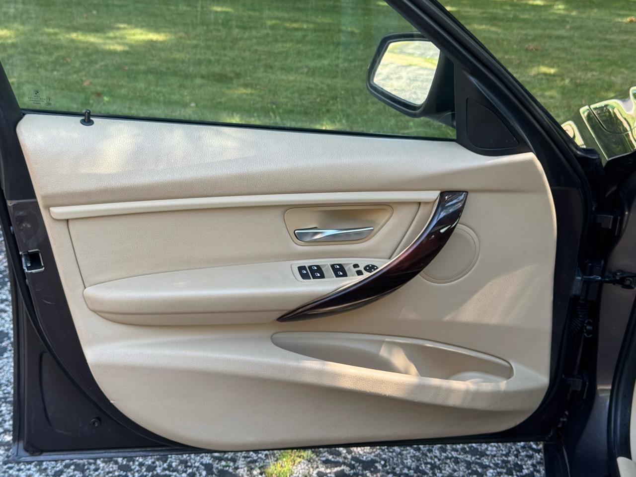 BMW 3-Series 328i xDrive Sedan 2013