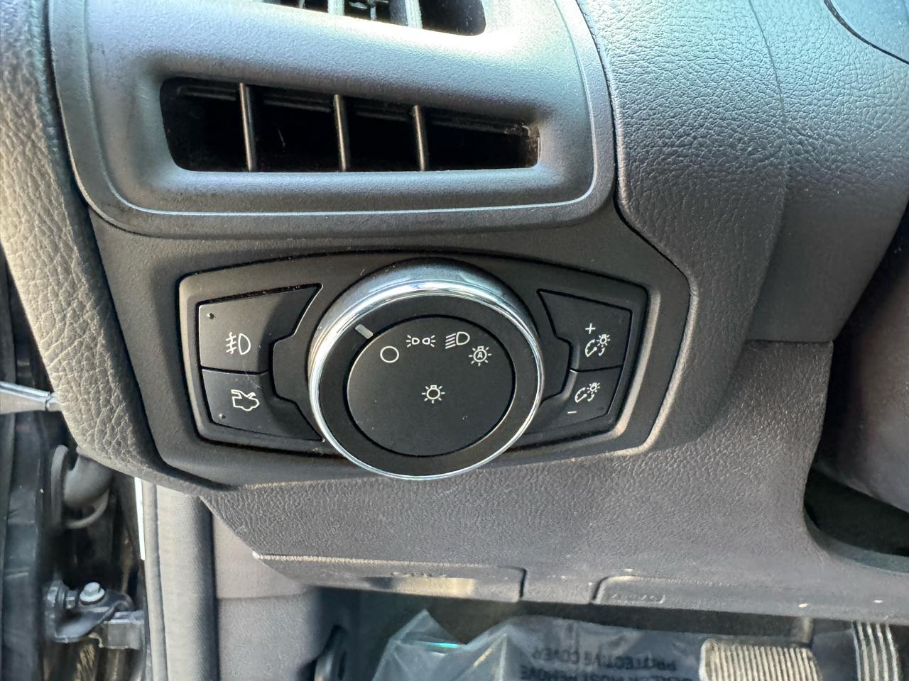 Ford Focus SE Sedan 2014