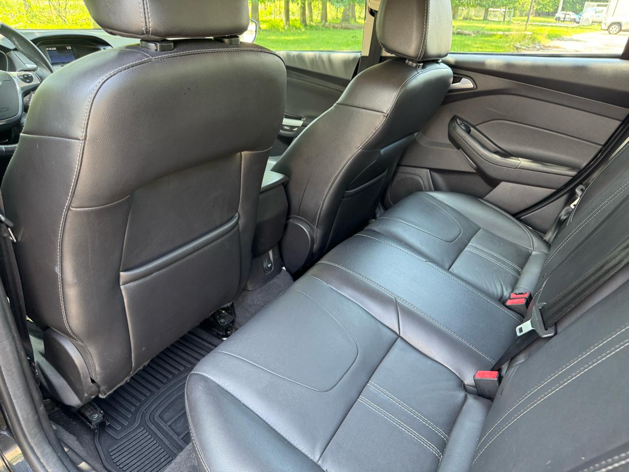 Ford Focus SE Sedan 2014