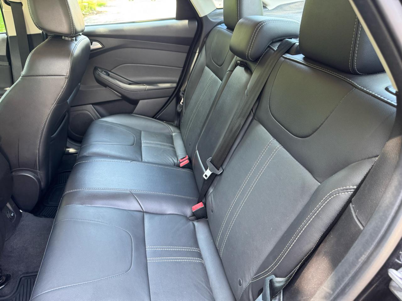 Ford Focus SE Sedan 2014