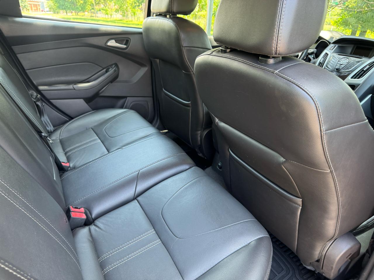 Ford Focus SE Sedan 2014