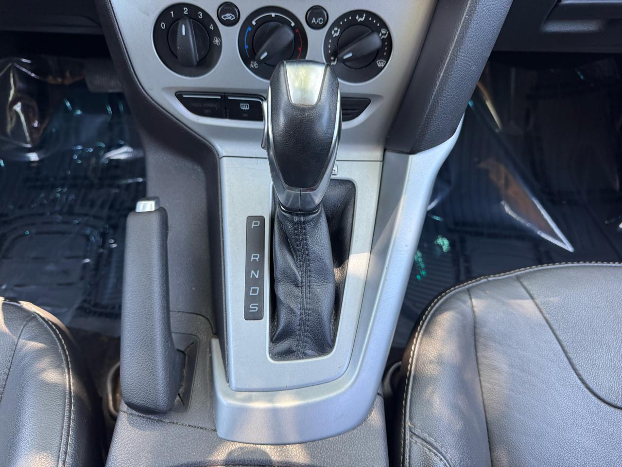 Ford Focus SE Sedan 2014