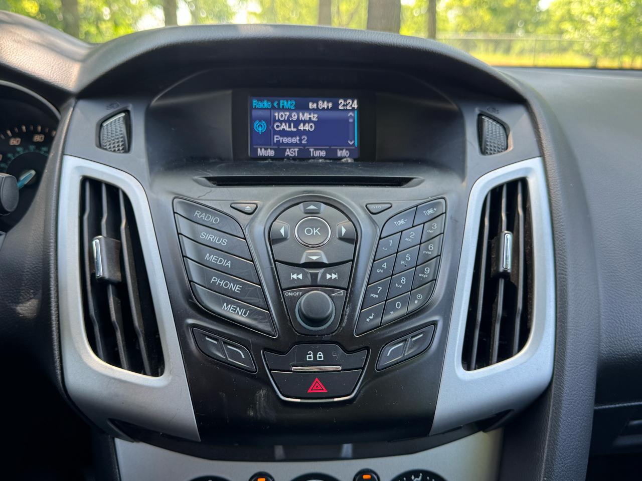 Ford Focus SE Sedan 2014