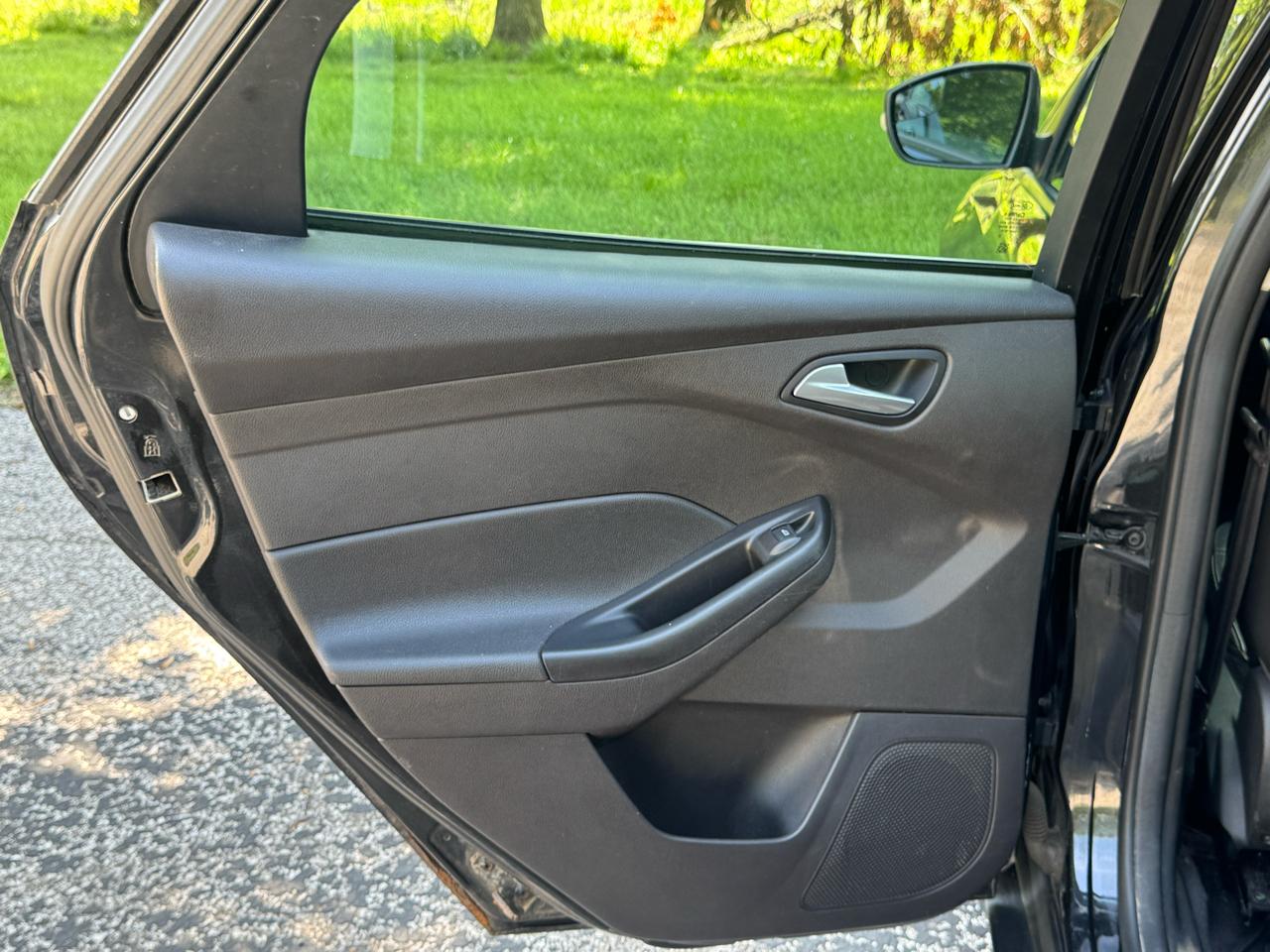 Ford Focus SE Sedan 2014