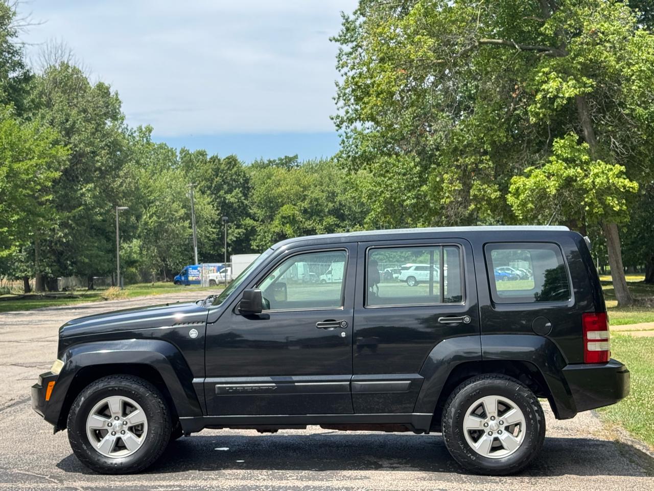 Jeep Liberty Sport 4WD 2011