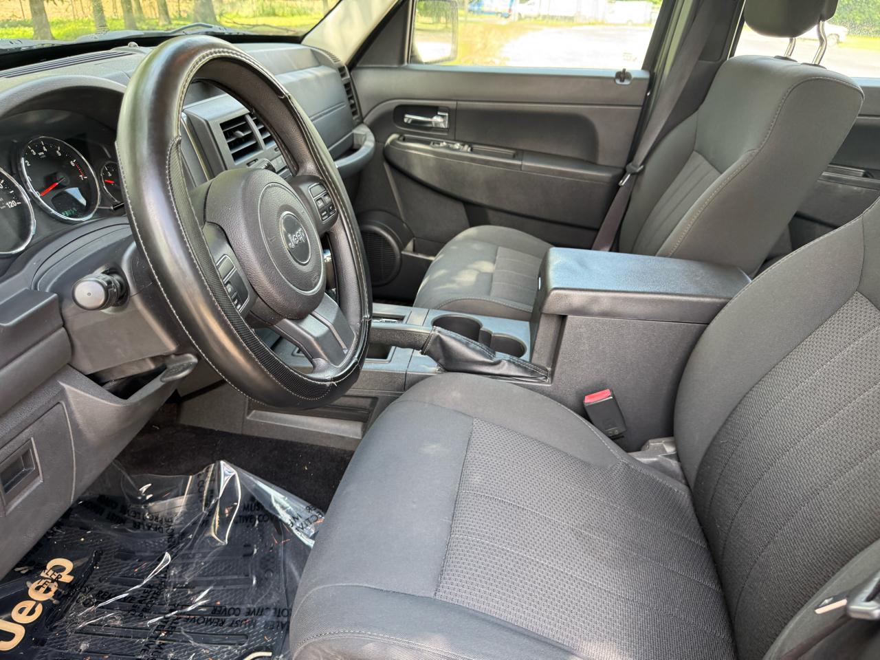 Jeep Liberty Sport 4WD 2011