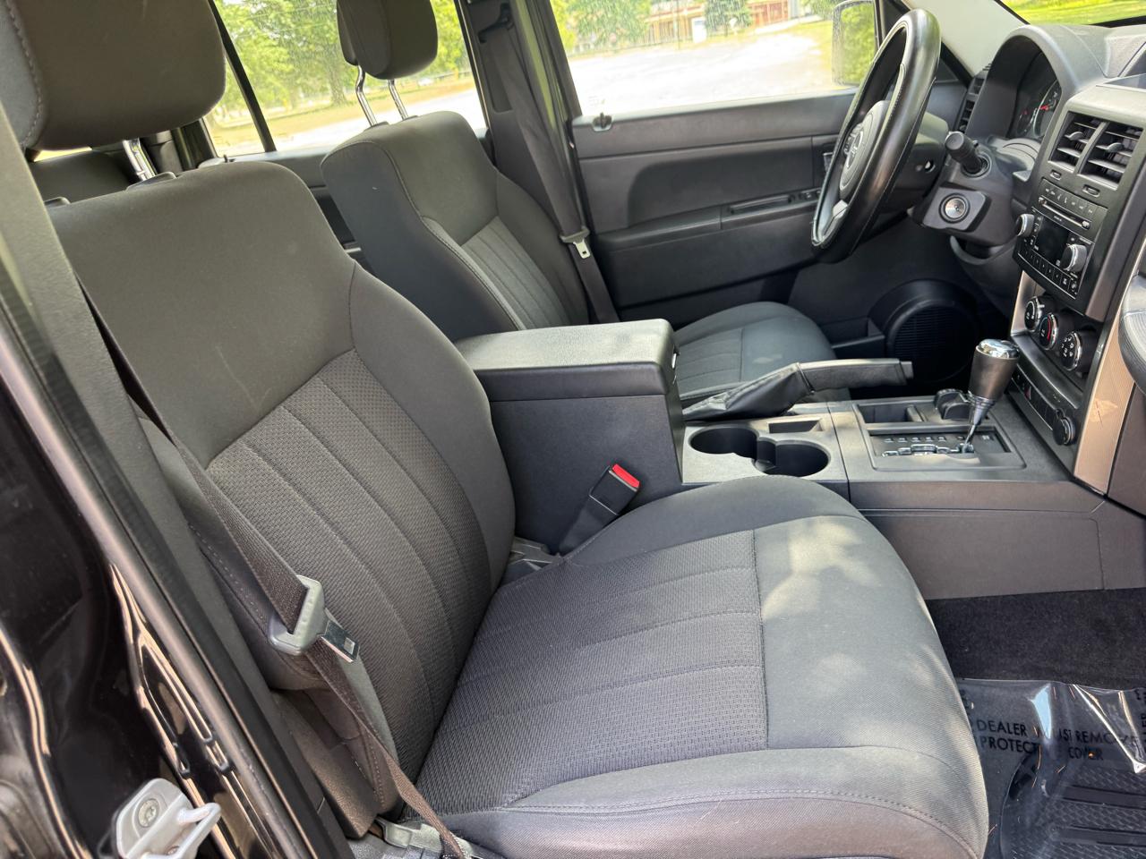 Jeep Liberty Sport 4WD 2011