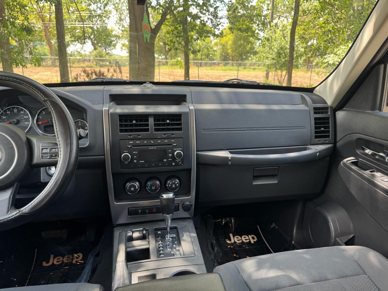 Jeep Liberty Sport 4WD 2011