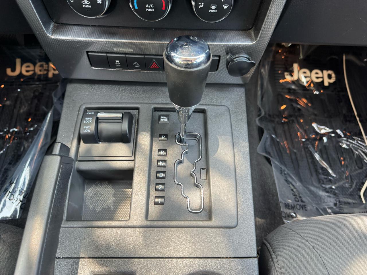 Jeep Liberty Sport 4WD 2011