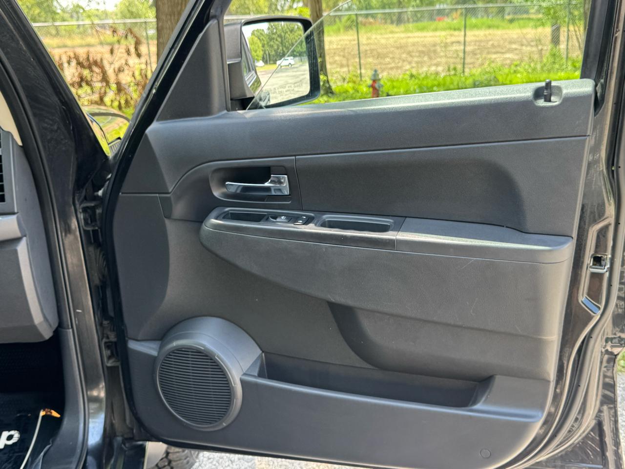 Jeep Liberty Sport 4WD 2011