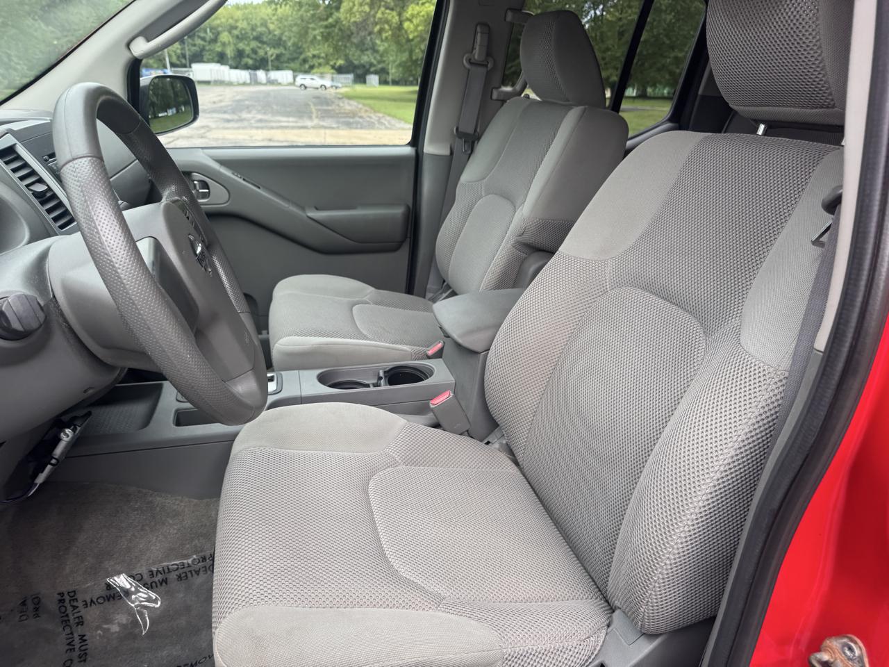 Nissan Frontier SL Crew Cab 4WD 2011
