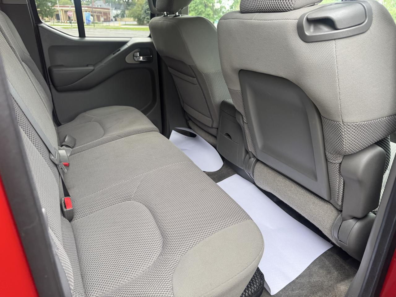 Nissan Frontier SL Crew Cab 4WD 2011