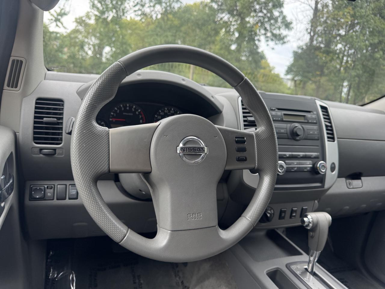 Nissan Frontier SL Crew Cab 4WD 2011