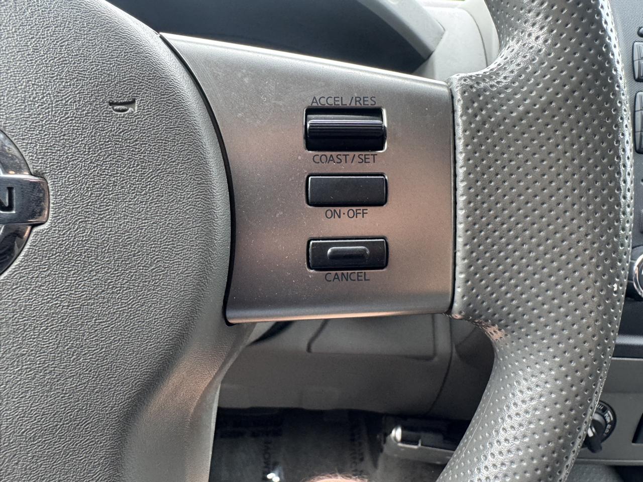 Nissan Frontier SL Crew Cab 4WD 2011