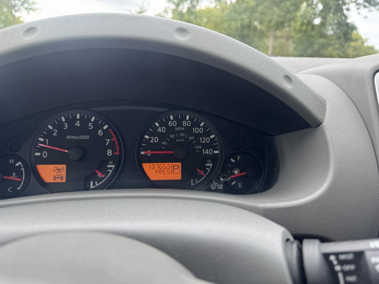 Nissan Frontier SL Crew Cab 4WD 2011