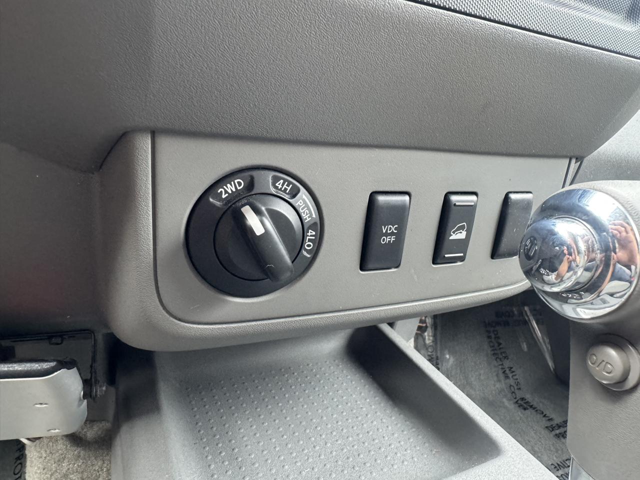 Nissan Frontier SL Crew Cab 4WD 2011
