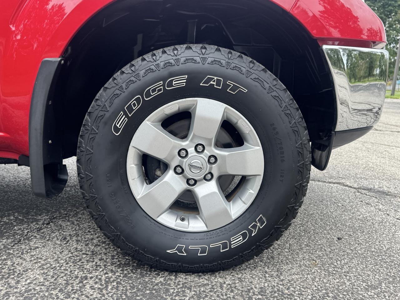Nissan Frontier SL Crew Cab 4WD 2011