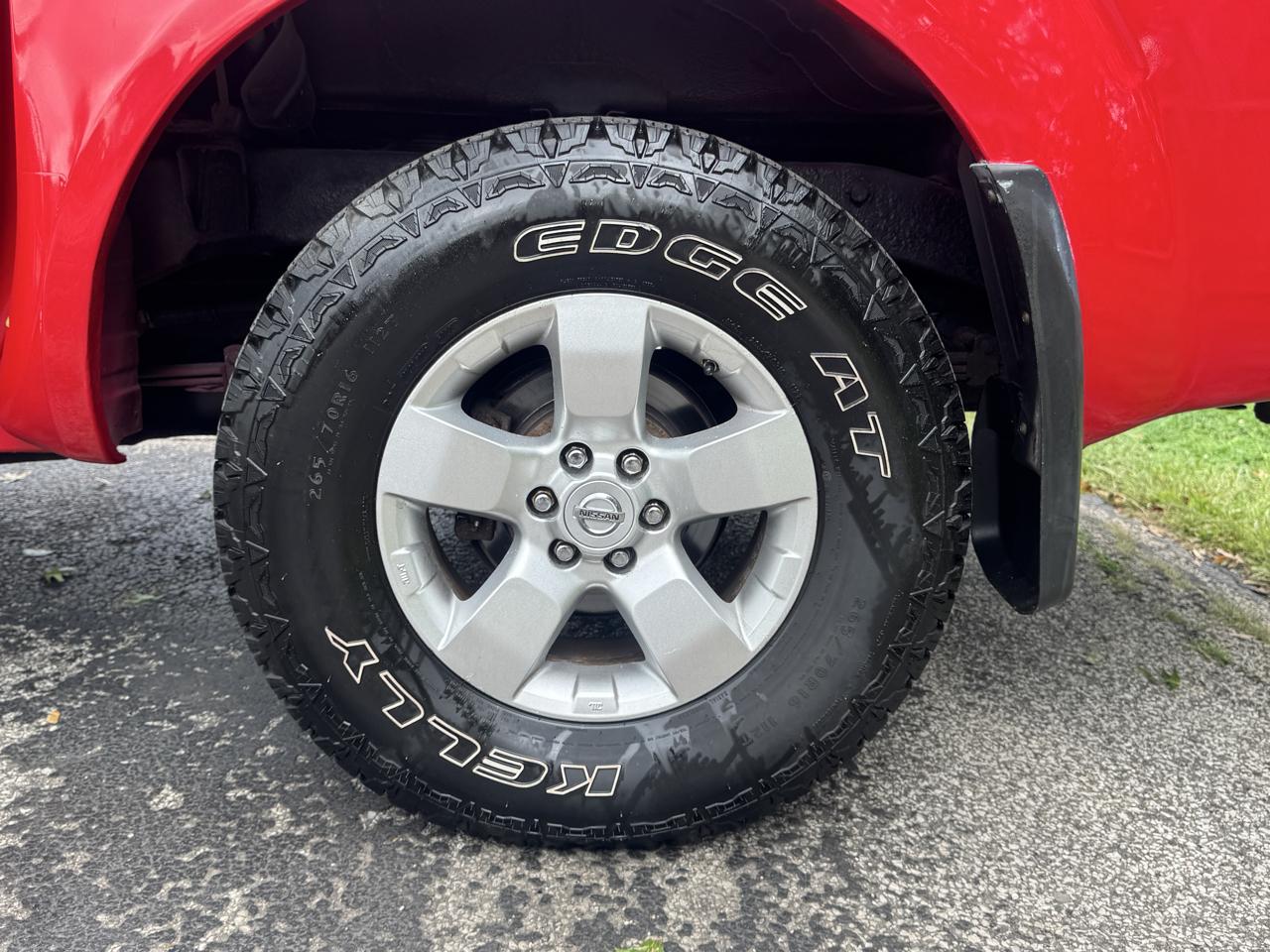 Nissan Frontier SL Crew Cab 4WD 2011