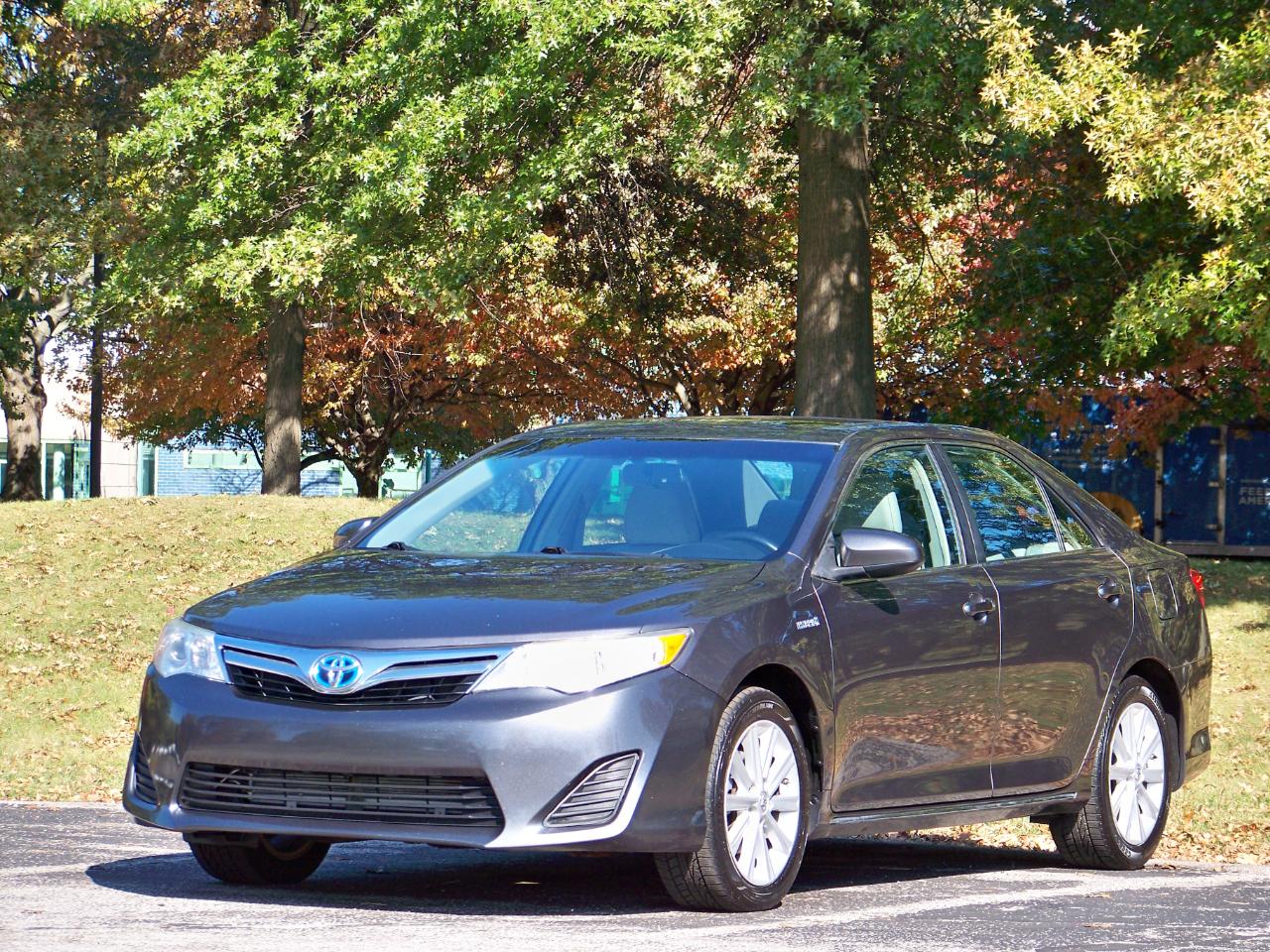 Toyota Camry Hybrid XLE 2014