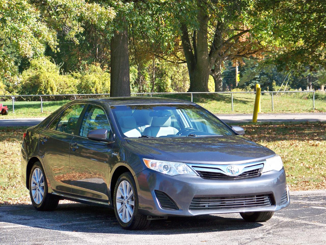 Toyota Camry Hybrid XLE 2014