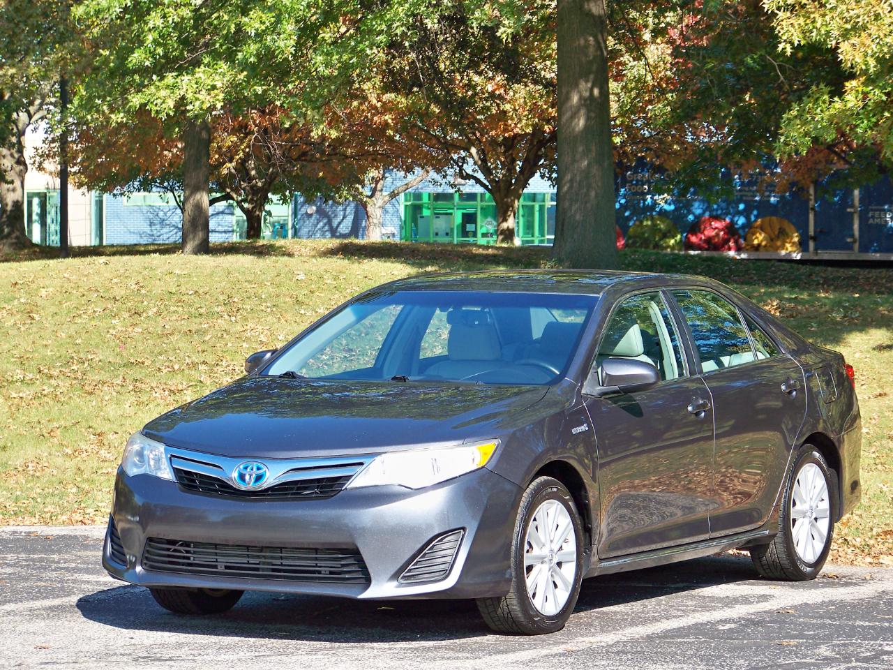 Toyota Camry Hybrid XLE 2014
