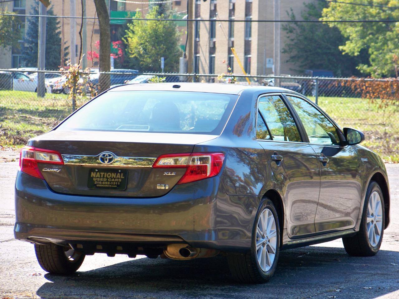 Toyota Camry Hybrid XLE 2014