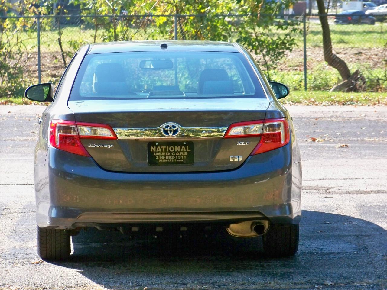 Toyota Camry Hybrid XLE 2014