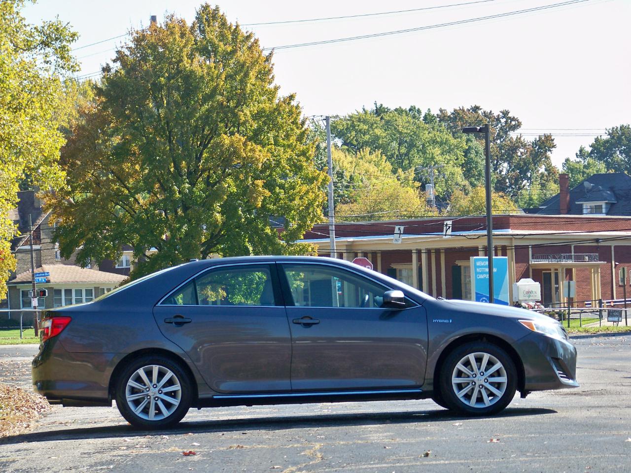 Toyota Camry Hybrid XLE 2014