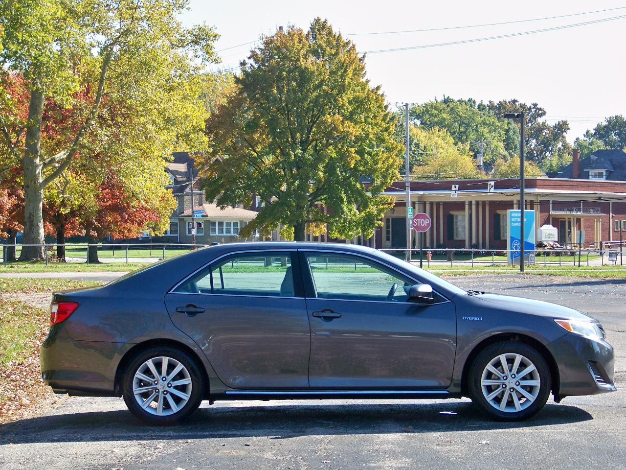 Toyota Camry Hybrid XLE 2014