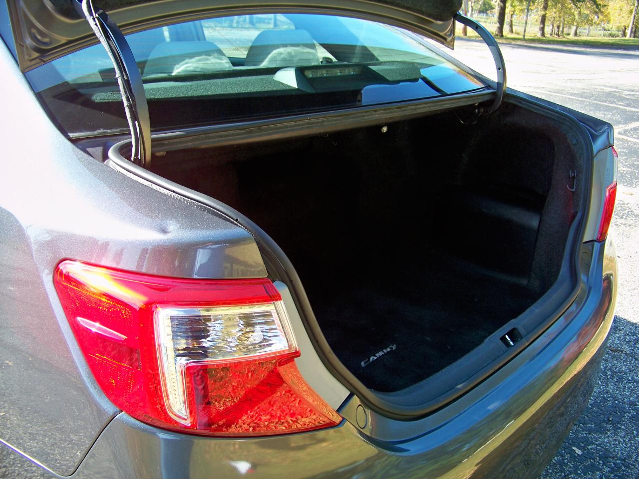 Toyota Camry Hybrid XLE 2014