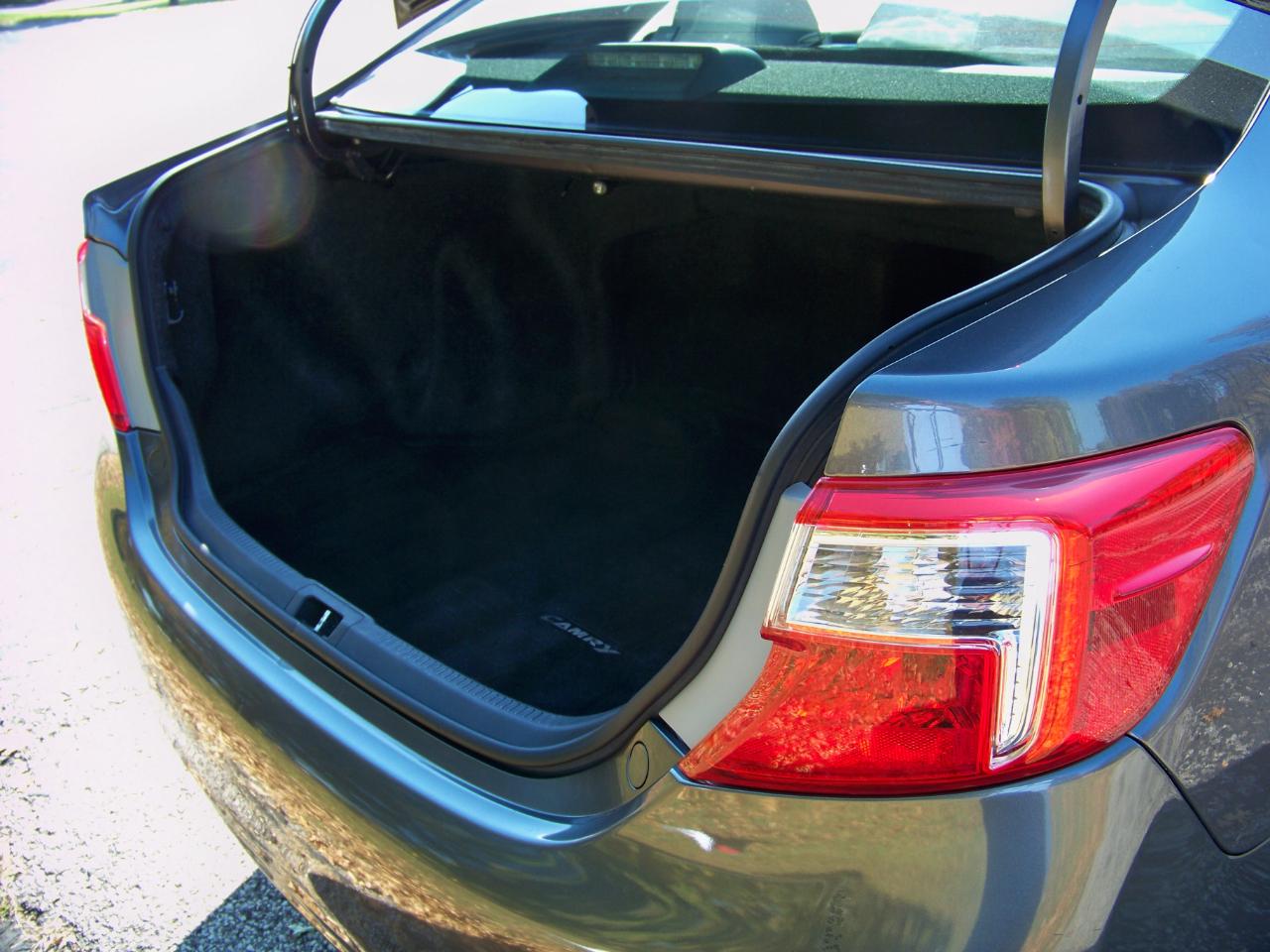 Toyota Camry Hybrid XLE 2014