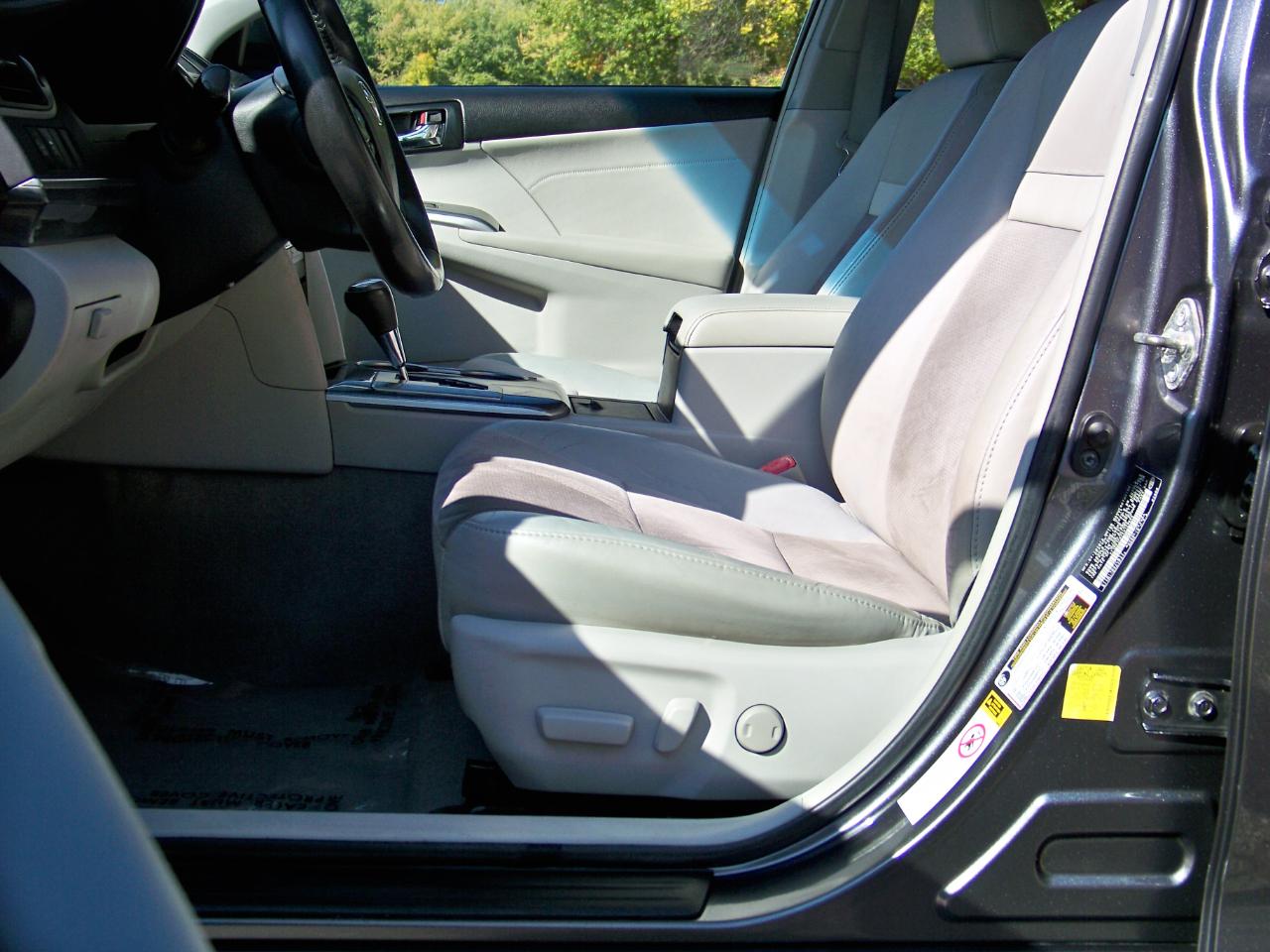 Toyota Camry Hybrid XLE 2014