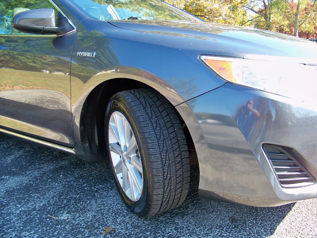 Toyota Camry Hybrid XLE 2014
