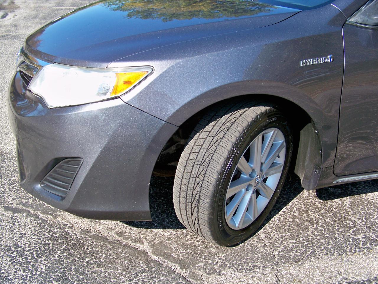 Toyota Camry Hybrid XLE 2014