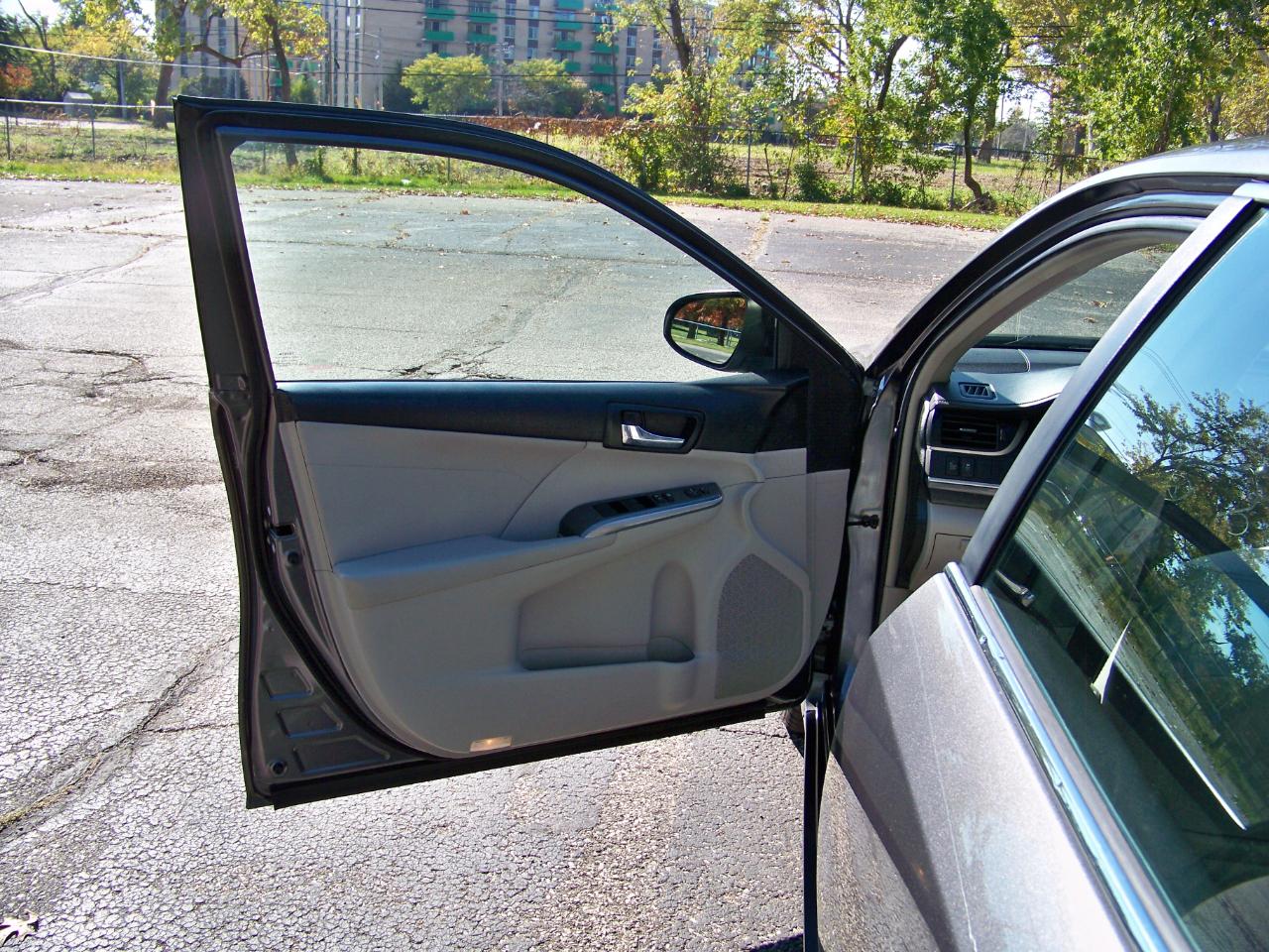 Toyota Camry Hybrid XLE 2014