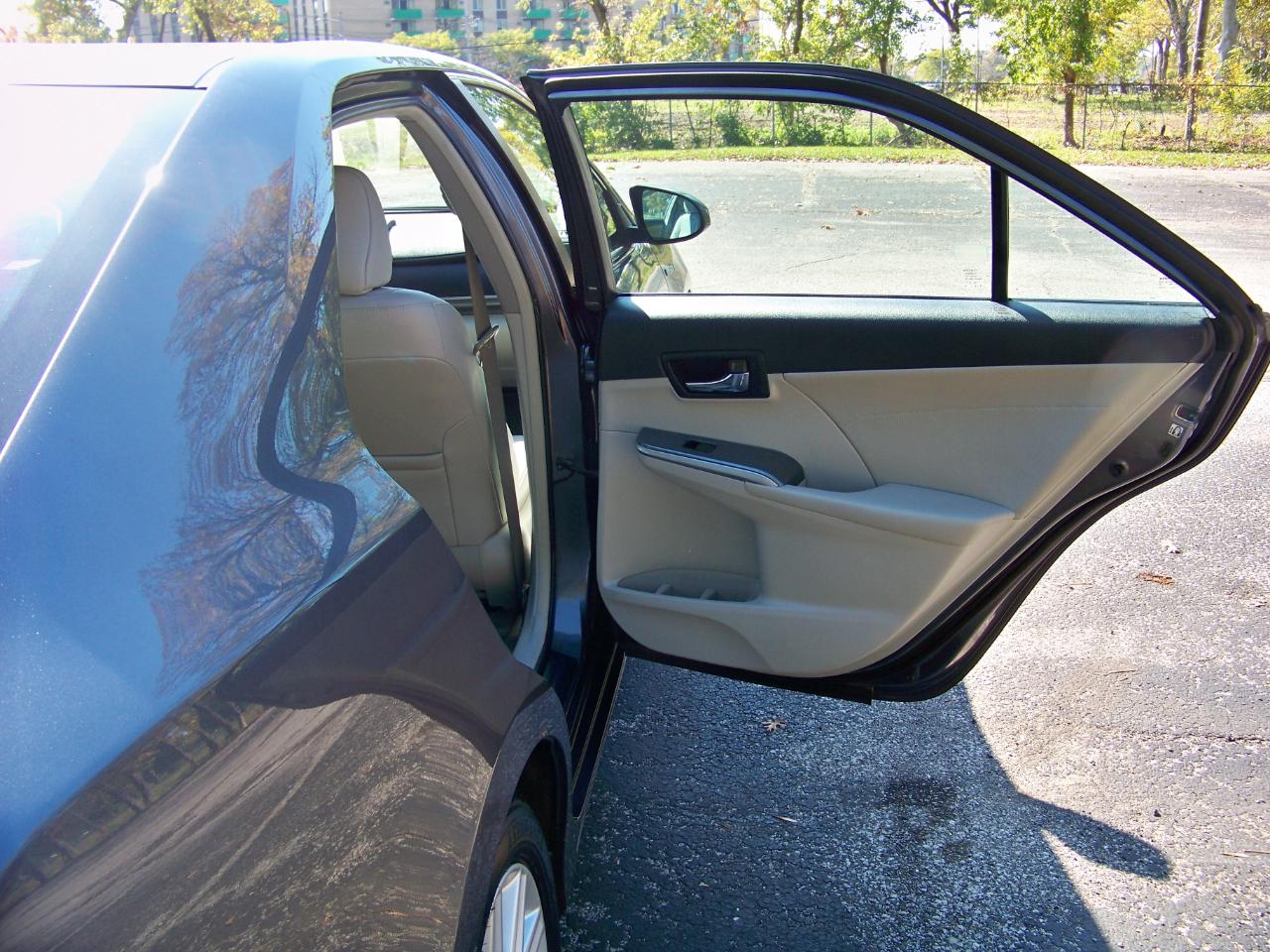 Toyota Camry Hybrid XLE 2014