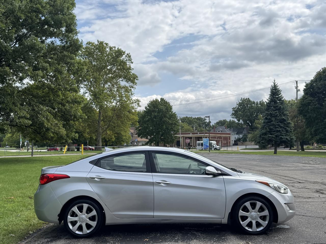 Hyundai Elantra Limited 2013