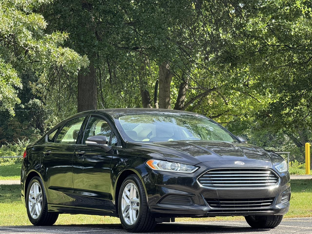 Ford Fusion photo 3