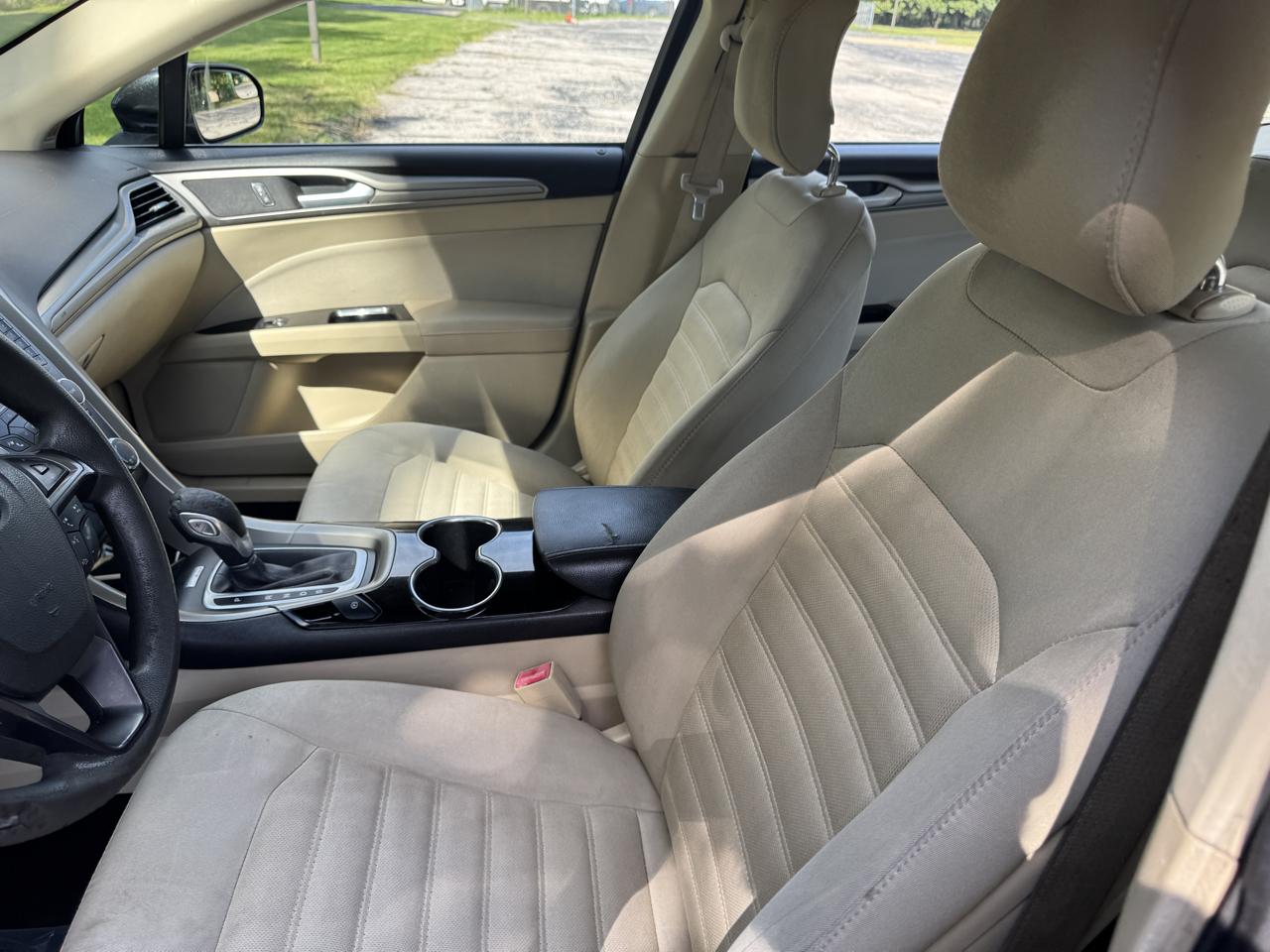 Ford Fusion photo 25