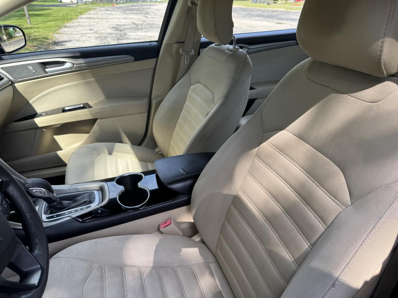 Ford Fusion photo 26