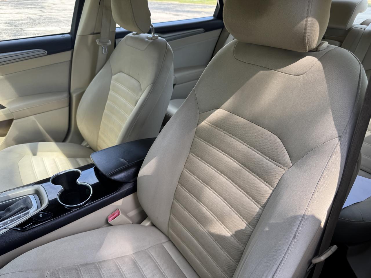 Ford Fusion photo 27