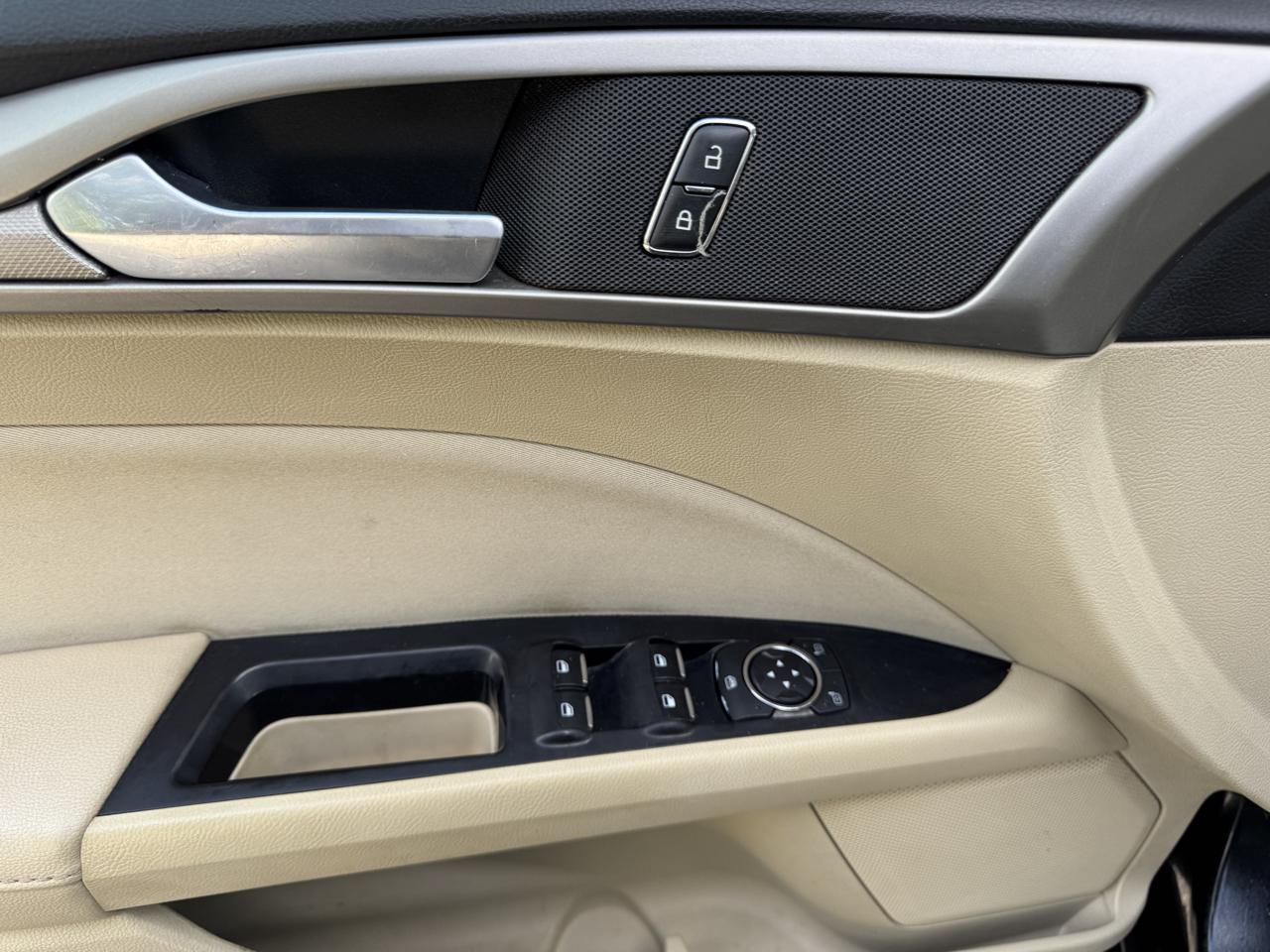 Ford Fusion photo 28