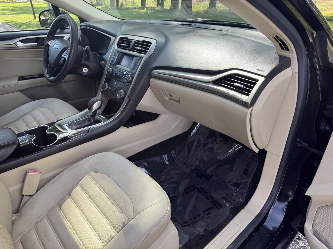 Ford Fusion photo 31