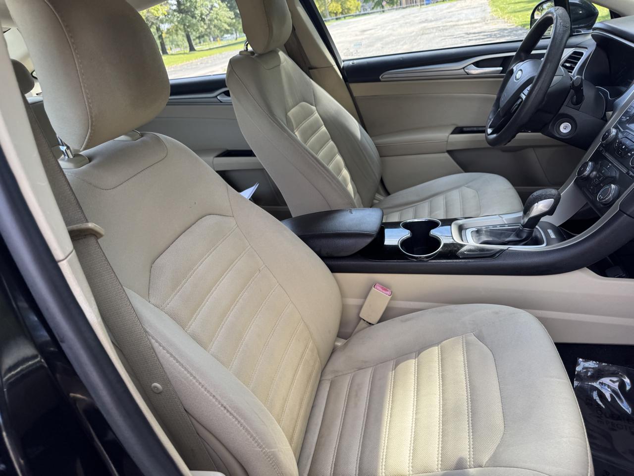 Ford Fusion photo 33