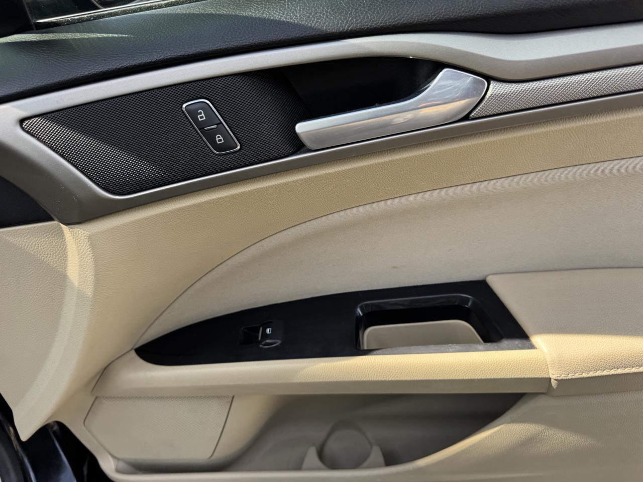 Ford Fusion photo 37