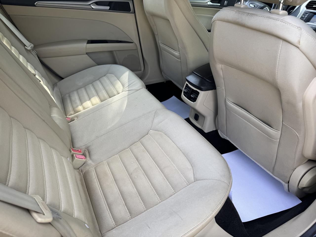 Ford Fusion photo 38