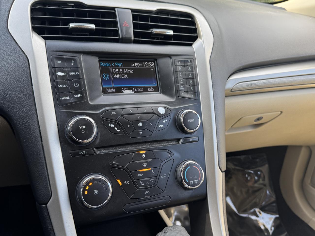 Ford Fusion photo 56