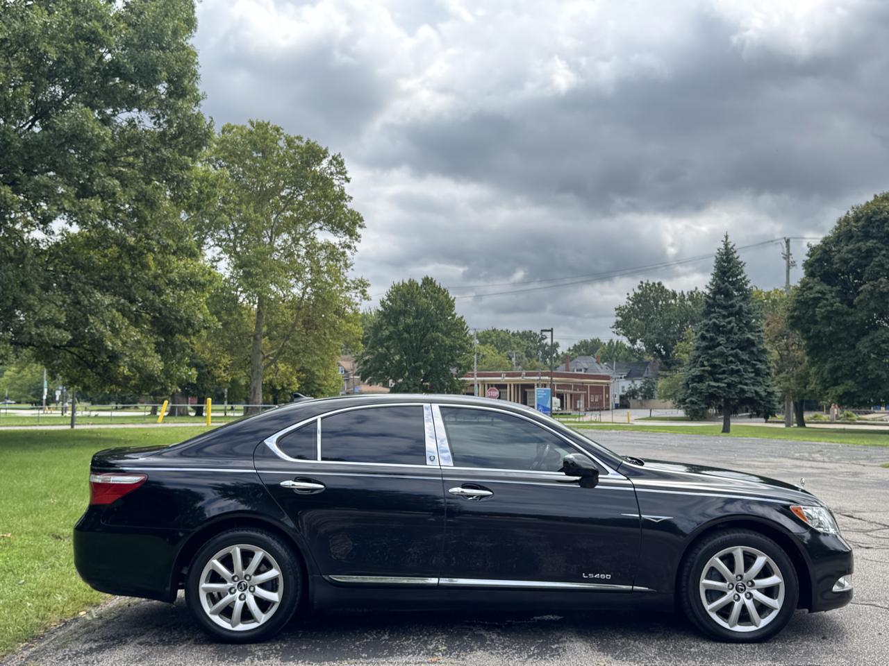 Lexus LS 460 Luxury Sedan AWD 2009