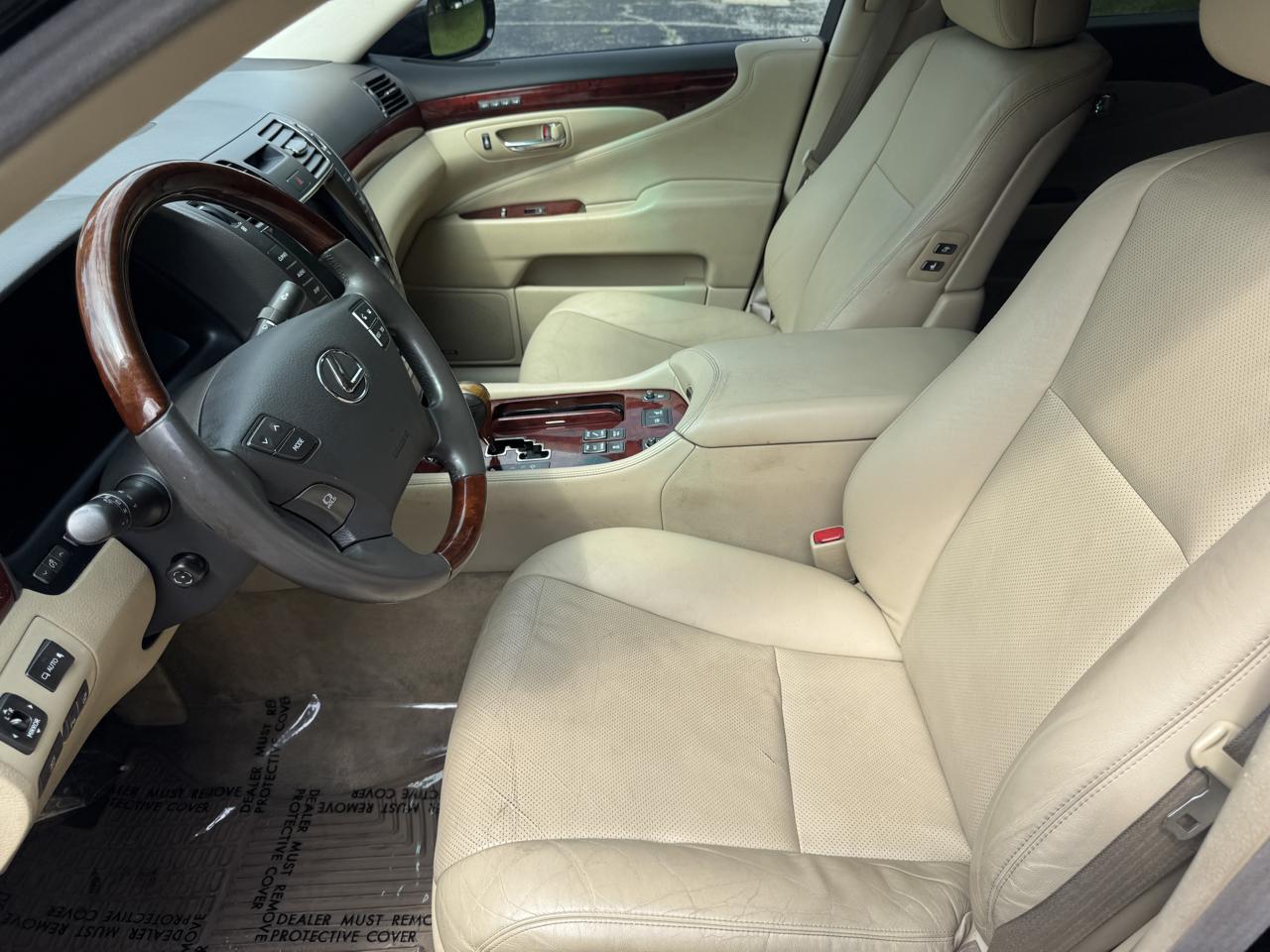 Lexus LS 460 Luxury Sedan AWD 2009