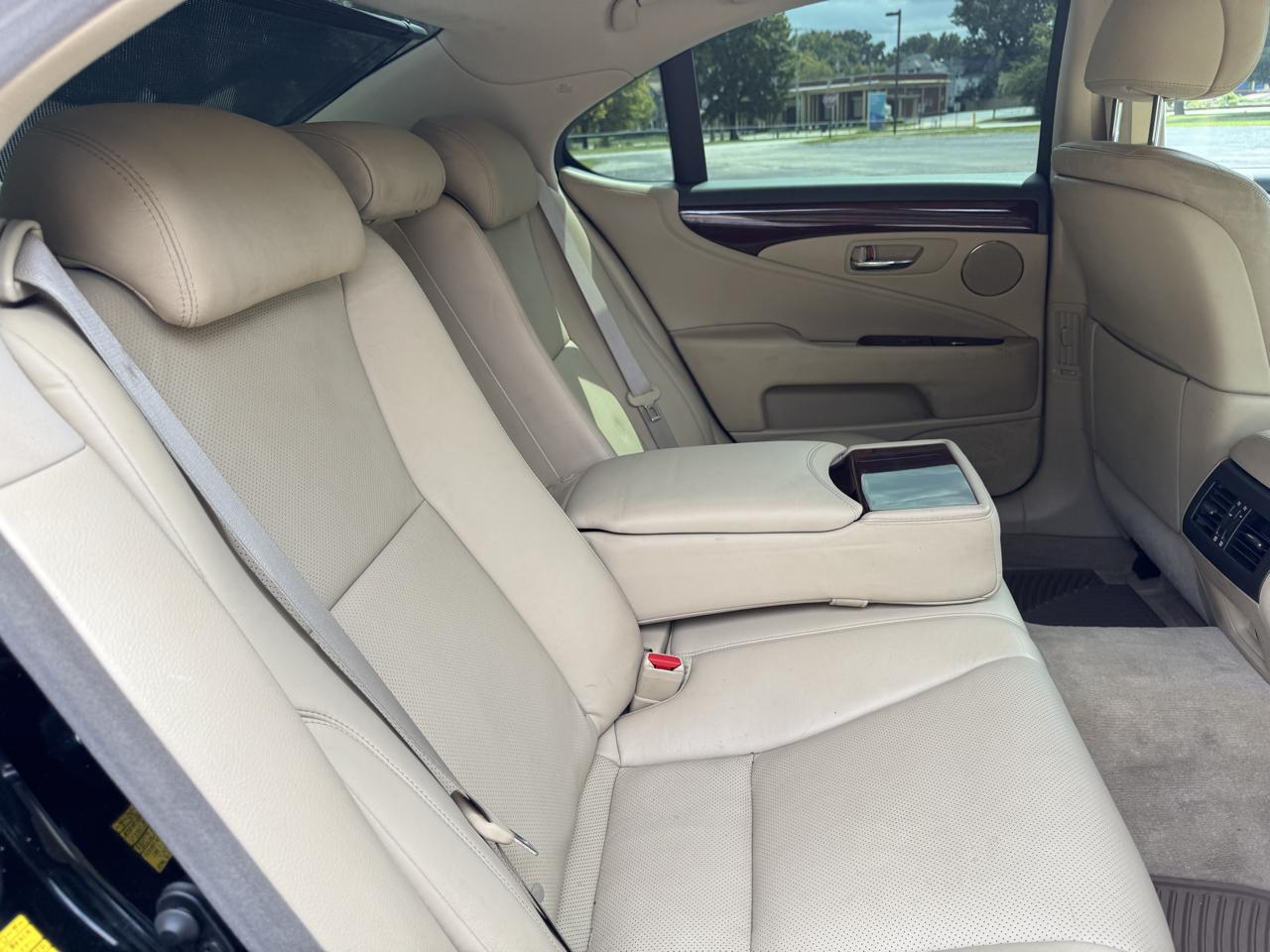 Lexus LS 460 Luxury Sedan AWD 2009